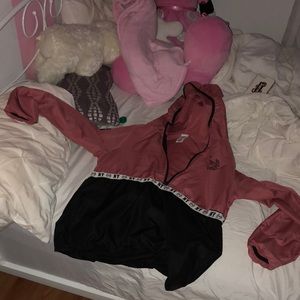 XS pink vs windbreaker